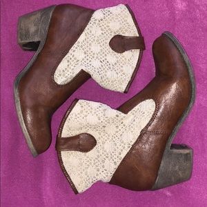 Brown & Lace ankle boots